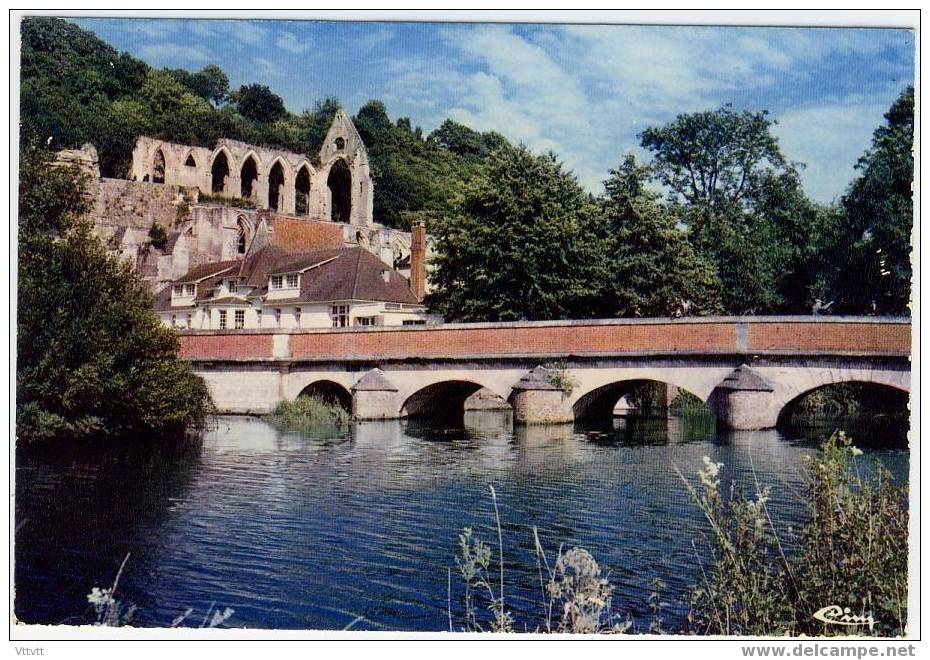 Beaumont-le-Roger : Bords De La Risle Et Abbaye (circulée, 1974) - Beaumont-le-Roger