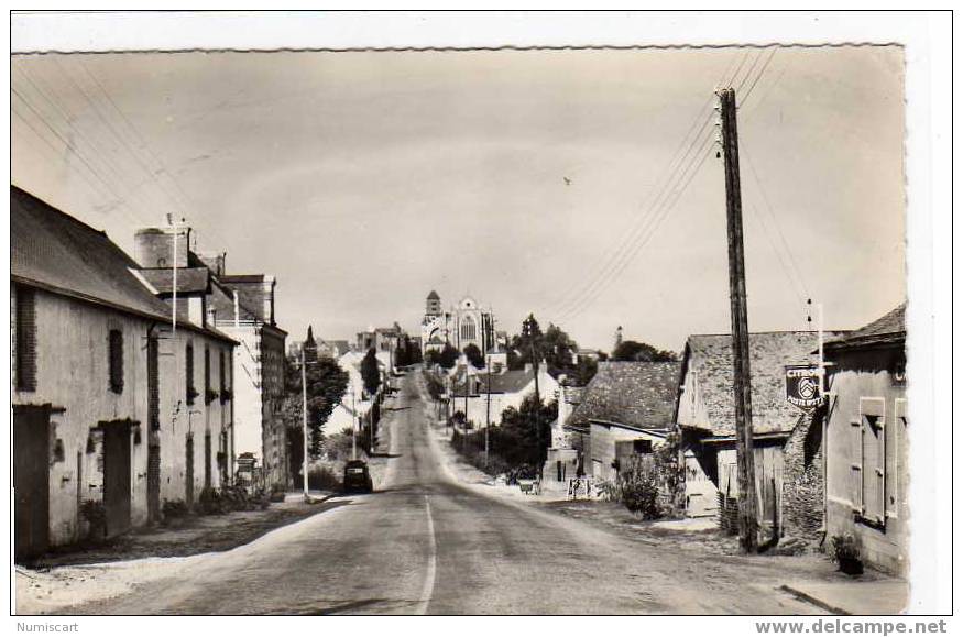 MAGNIFIQUE CPSM ...DE SAINT JULIEN DE VOUVANTES...ROUTE D ANGERS PETIT FORMAT BORDS DENTELLES - Saint Julien De Vouvantes