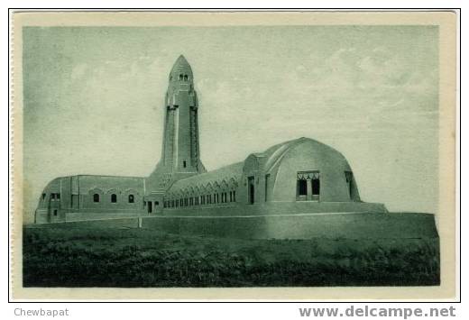 Ossuaire De Douaumont - Arrière Du Monument, Chapelle Catholique - Douaumont