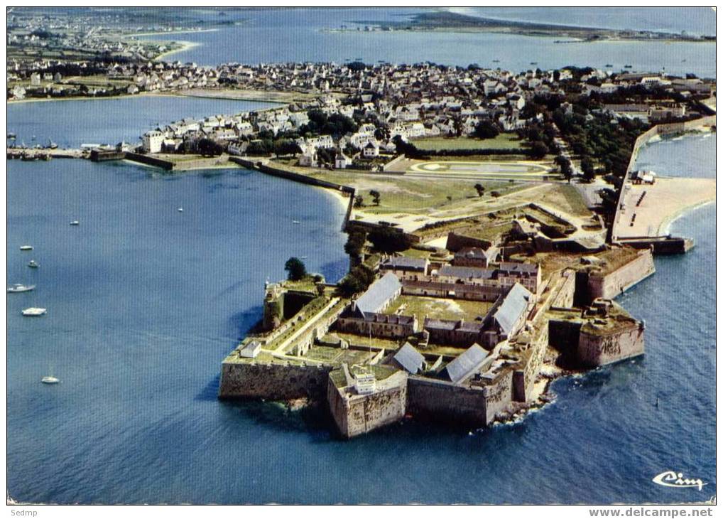 A CI. 597-127 - Port Louis. Vue Générale Aérienn. La Citadelle. "CIM". - Port Louis