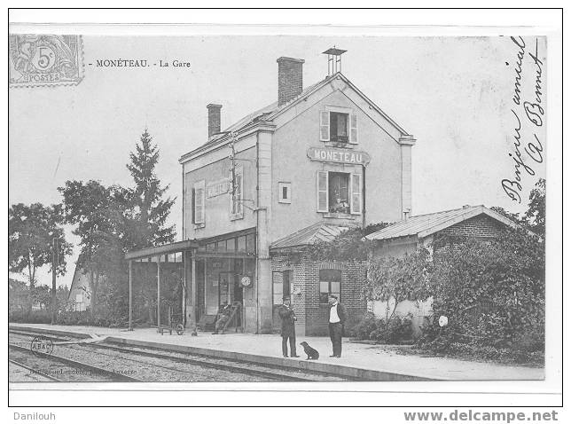 89 // YONNE / MONETEAU / La Gare / ANIMEE / - Moneteau