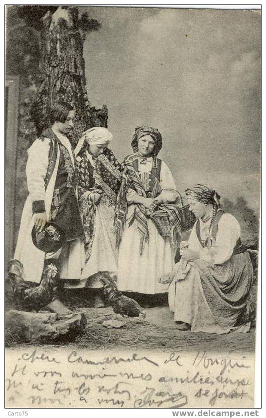 POLOGNE - Etudiants En Costume Traditionnel De Krakowie - Poules - Poland