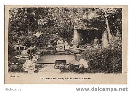 CPA 51 MONTMIRAIL - La Fontaine Des Amoureux (Lavandieres) - Montmirail