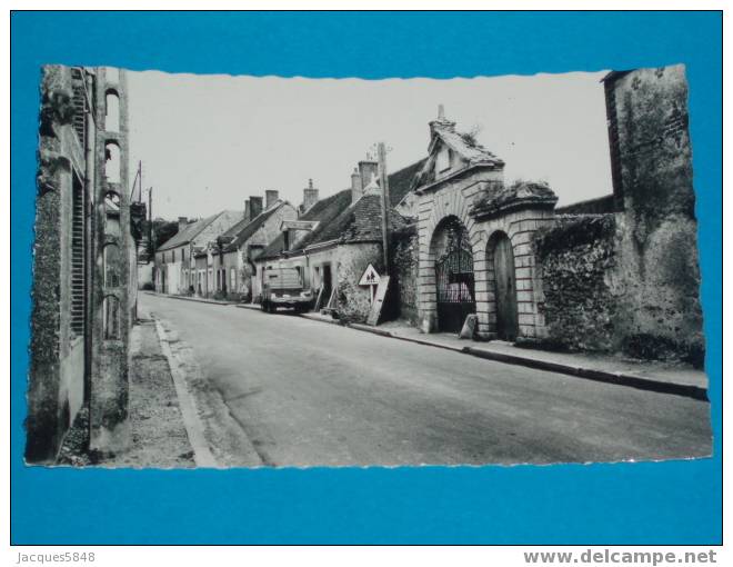 41) Moree - N° 4 - La Rue D-orléans -    -tres Belle Carte - Moree