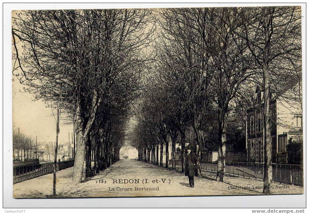 J18 - REDON - Le Cours Bertrand (1906 - Carte Animée) - Redon