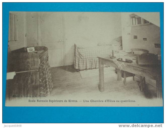 92) Sèvres - Ecole Normale Supérieur De Sèvres - Une Chambre D'elève Au Quatrième -  -  Tres Belle Carte - Sevres