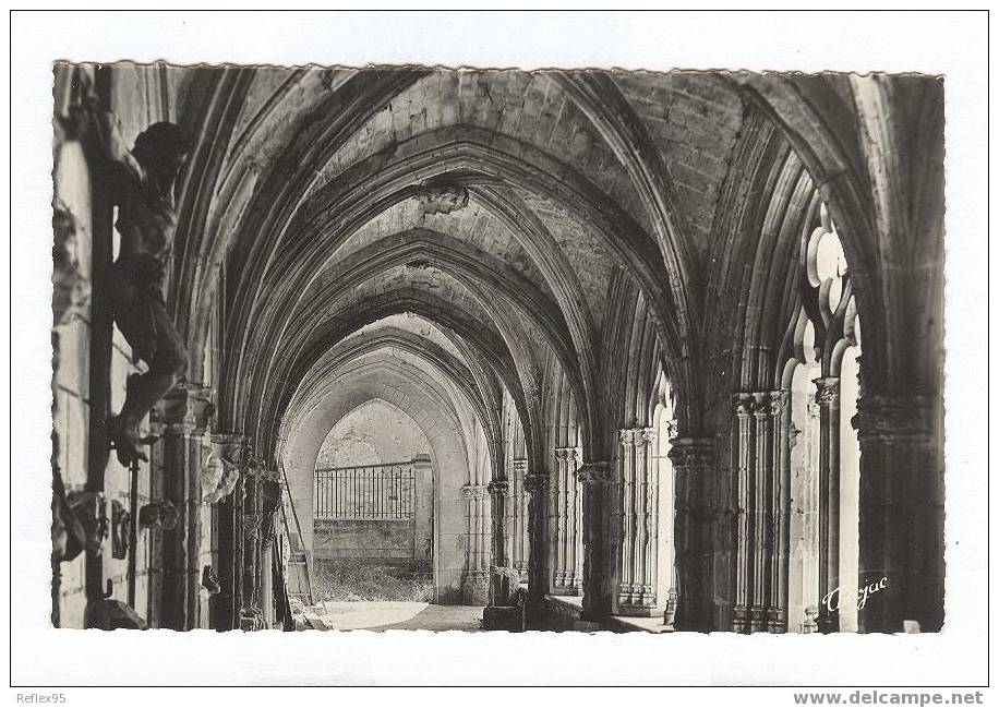 SAINT-JOUIN-DE-MARNES - Intérieur De L'Eglise Romane - Saint Jouin De Marnes