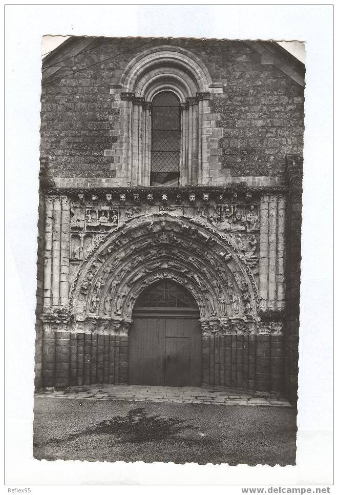 ARGENTON-CHATEAU - Façade Del'Eglise - Argenton Chateau