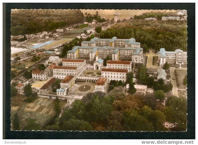 CPSM - Garches - Vue Aérienne - Hôpital Raymond Poincaré Et Hospice Brezin ( CIM 26479 A) - Garches