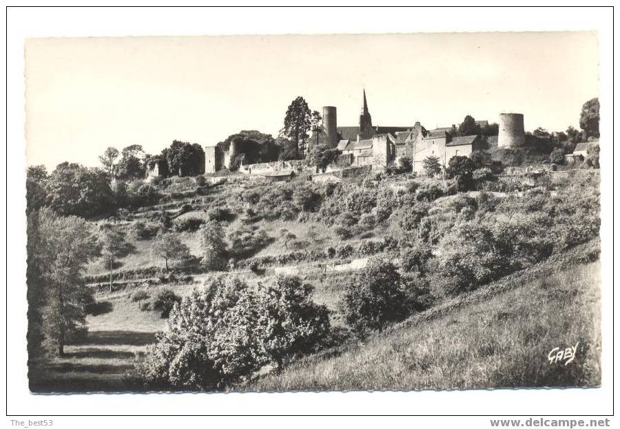 28   Sainte Suzanne     Vue Générale, Côté Nord Est - Sainte Suzanne