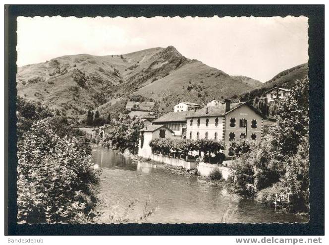 CPSM - Saint Etienne De Baigorry - Le Trinquet ( Hôtel Ed. YVON I.B. 3683) - Saint Etienne De Baigorry