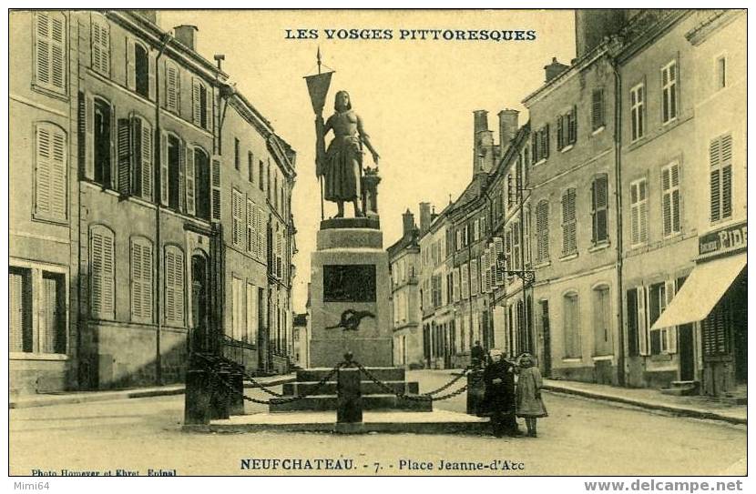 D . 88 .  NEUFCHATEAU .  PLACE JEANNE - D´ ARC . - Neufchateau