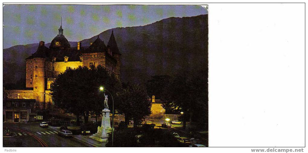 Carte Postale De Vizille La Place Et Le Chateau Vue La Nuit En 1979 - Vizille