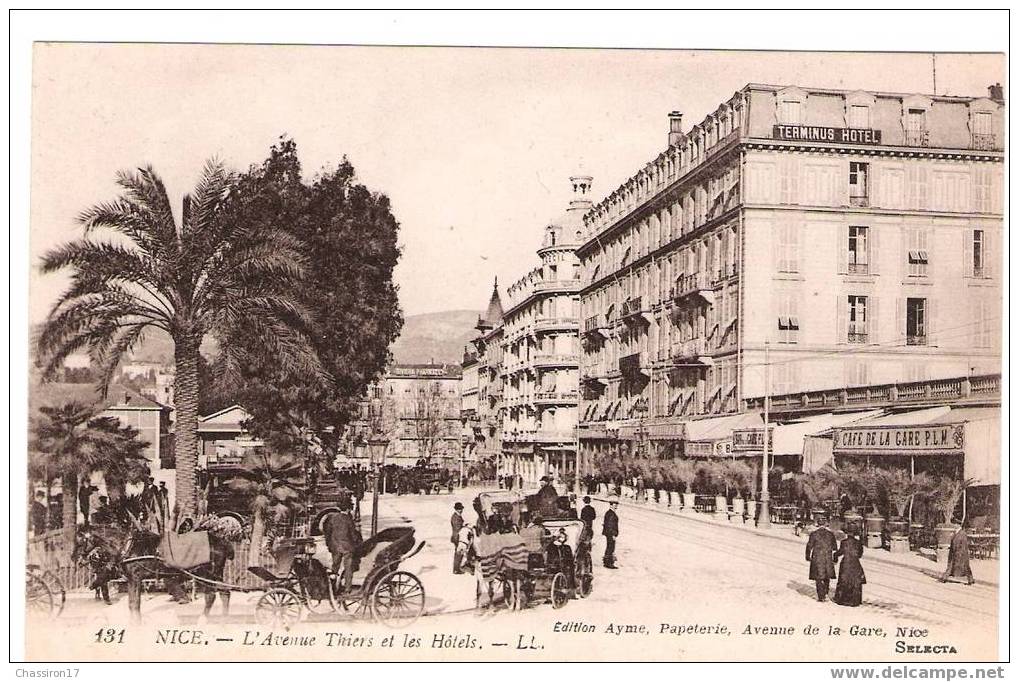 06 -  NICE - L´ Avenue Thiers Et Les Hôtels - Très Belles Calèches - Cafés, Hôtels, Restaurants