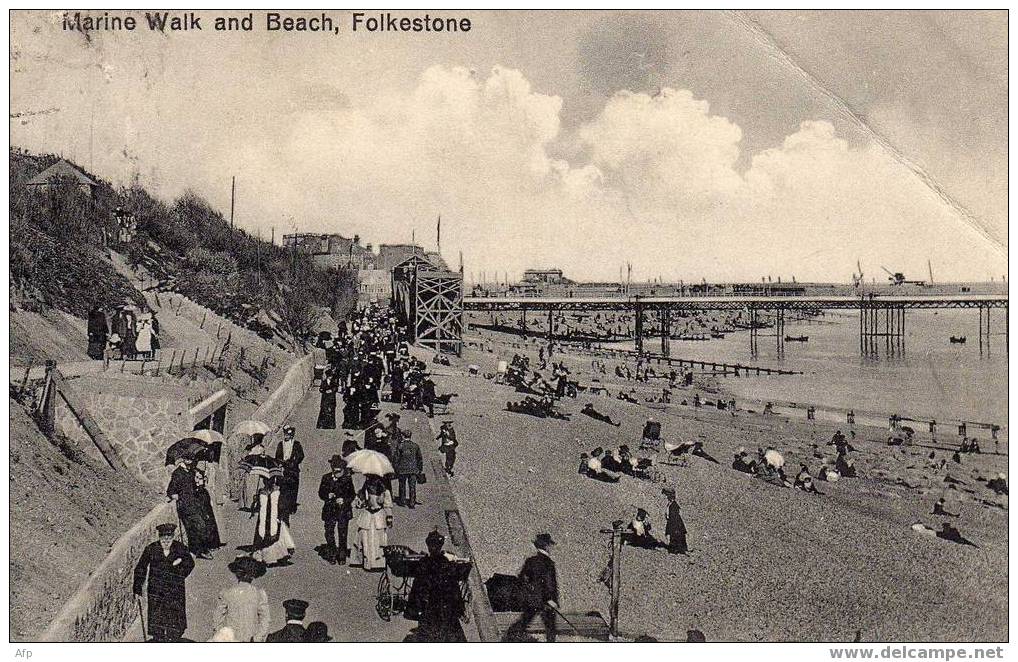 CP - Folkestone, Marine Walk And Beach - Folkestone