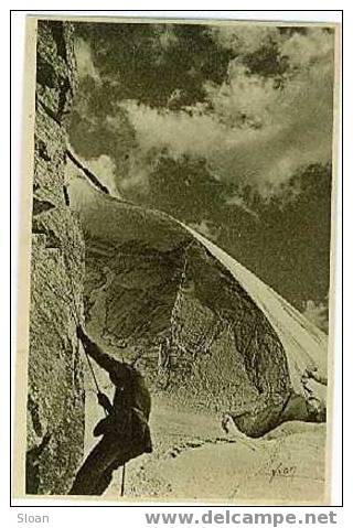 Alpinisme - Massif Du Mont-Blanc - Glacier Du Géant - Le Grand Flambeau Et Paroi Du Petit Flambeau - Alpinisme