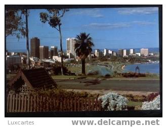 -SKYLINE FROM FLORAL CLOCK,KING'S PARK. - Autres & Non Classés