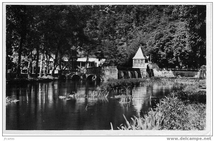 24 - BRANTOME - Pont Coudé Et Pavillon Renaissance - Semi Moderne Petit Format - Brantome