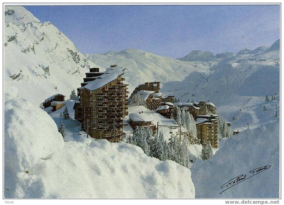 Avoriaz : Dans Son Nid De Neigen Une Partie De La Station (circulée) - La Chapelle-d'Abondance