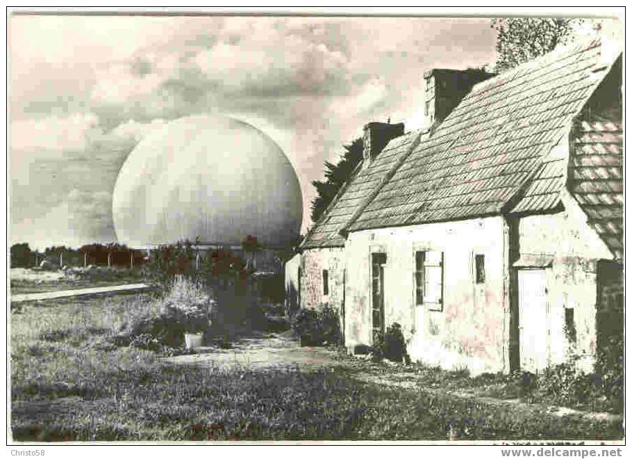 22  PLEUMEUR BODOU Station De Télécommunications Spaciales  Le Radome - Pleumeur-Bodou