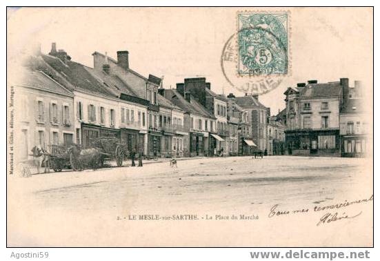 La Place Du Marché. - Le Mêle-sur-Sarthe