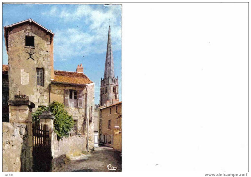 Carte Postale   Loudun  La Maison Natale De Théophraste Reaudot - Loudun