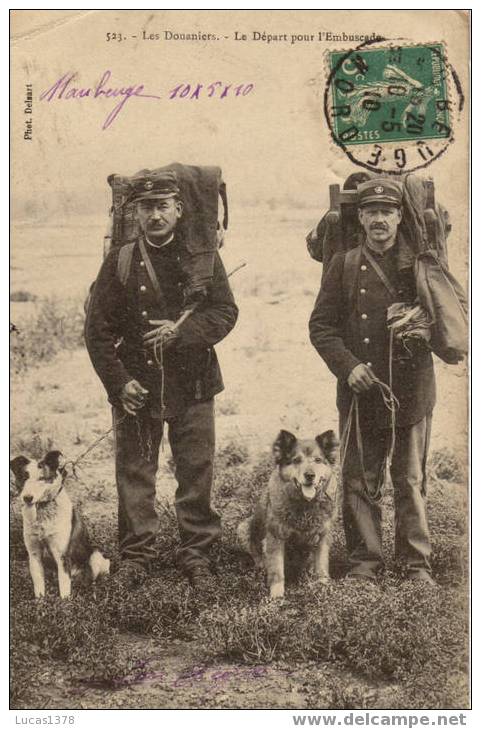 LES DOUANIERS / LE DEPART POUR L EMBUSCADE / JOLI PLAN / 1910 - Aduana