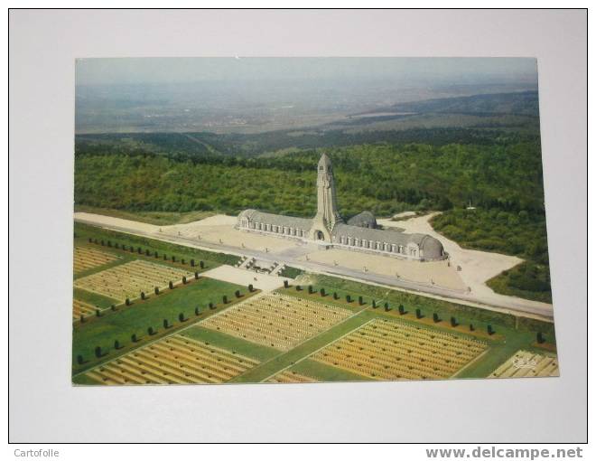 (218) -1- Carte Postale Sur Douaumont Vue Aérienne De L'ossuaire - Douaumont