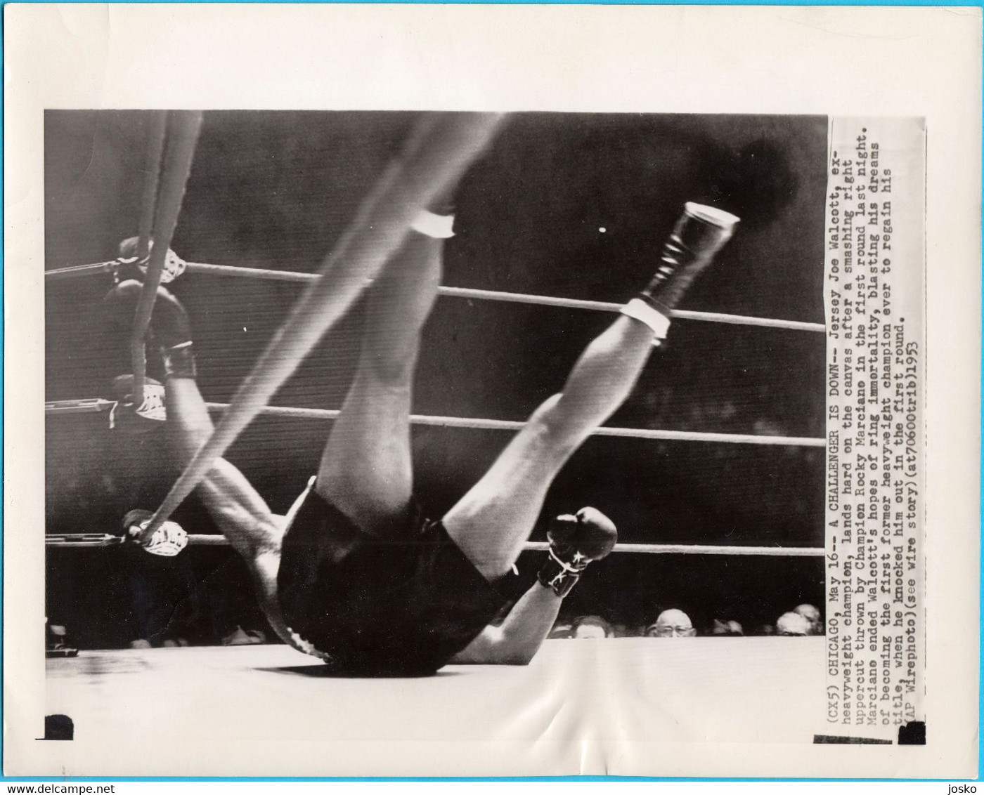 JOE WALCOTT In A Match Against Rocky Marciano (in Chicago 1953.) - LARGE Boxing Press Photo * Boxe Boxeo Boxen Pugilato - Sports