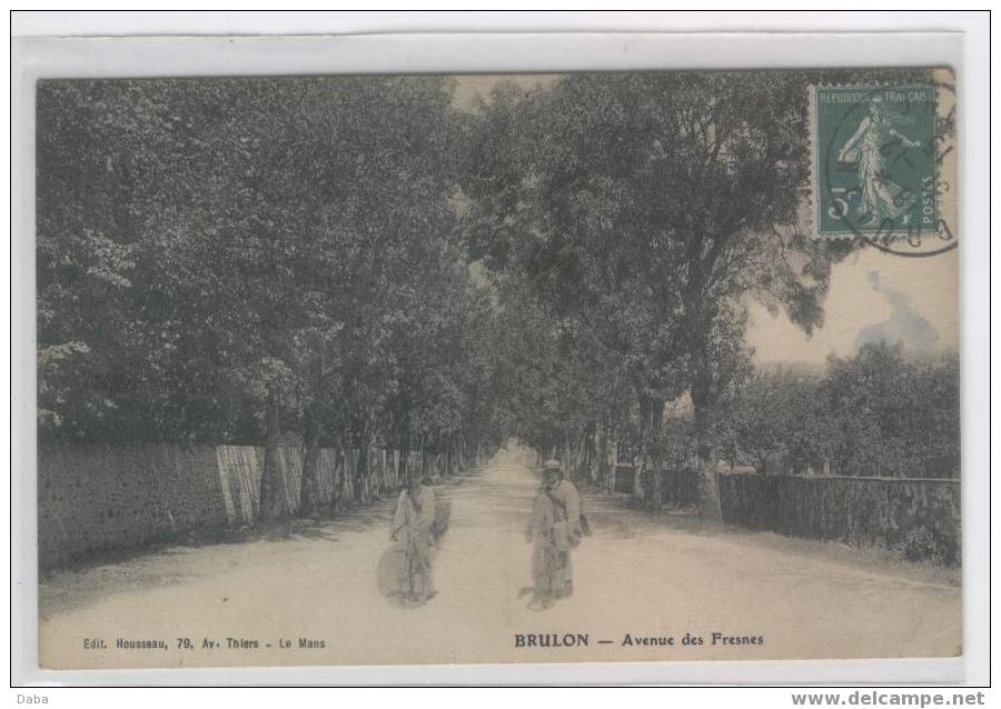 BRÛLON.  AVENUE DES FRESNES.  ( 2 FACTEURS ) - Brulon