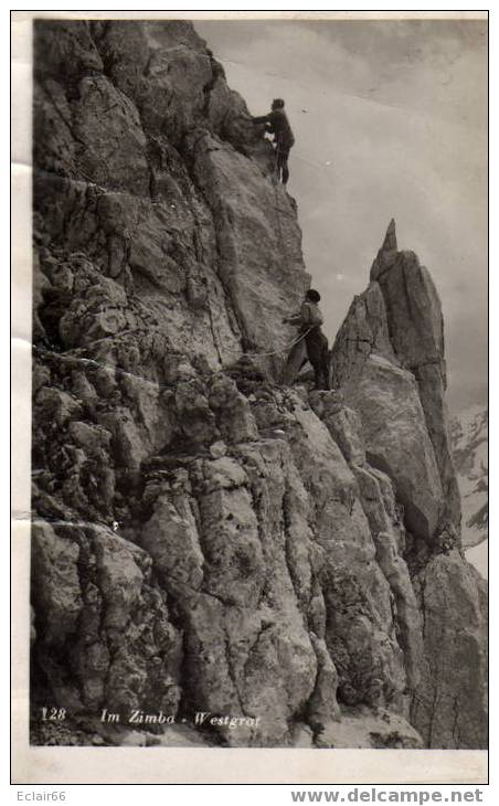 Alpinistes  En Escalade Sur La  Montagne    Zimba  Westgrat .  Autriche  X - Alpinisme