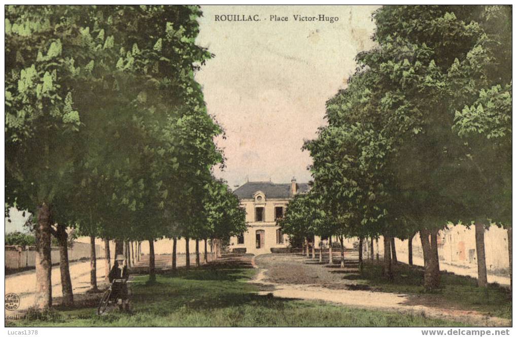 16 / ROUILLAC / PLACE VICTOR HUGO / TRES JOLIE CARTE ANIMEE - Rouillac