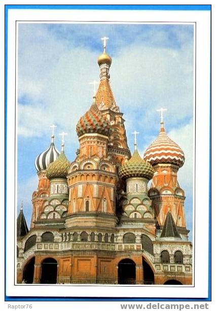 URSS  MOSCOU  Basilique De Basile Le Bienheureux  Format Et Support Carte Postale - Other & Unclassified