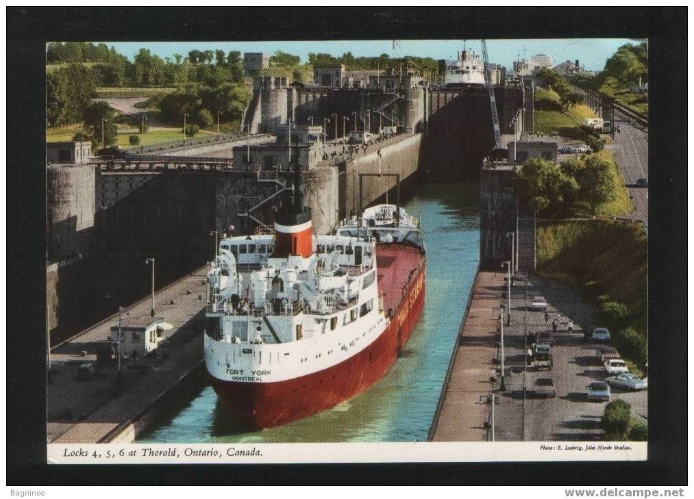 THOROLD Postcard CANADA SHIP PASSING LOCKS - Other & Unclassified