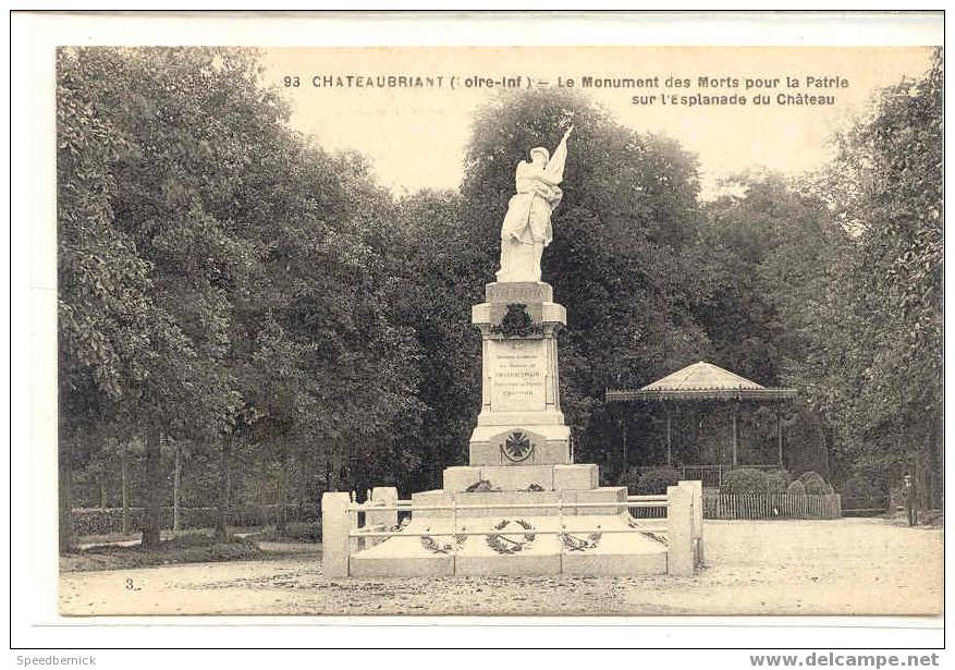 44-CH-6 CHÂTEAUBRIANT Le Monument Aux Morts Pour La Patrie 93 Chapeau - Châteaubriant