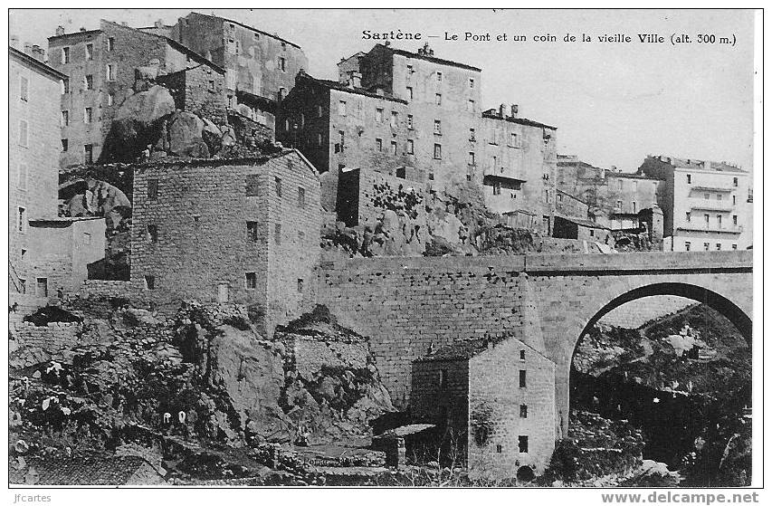 20 - SARTENE - Le Pont Et Un Coin De La Vieille Ville - Sartene