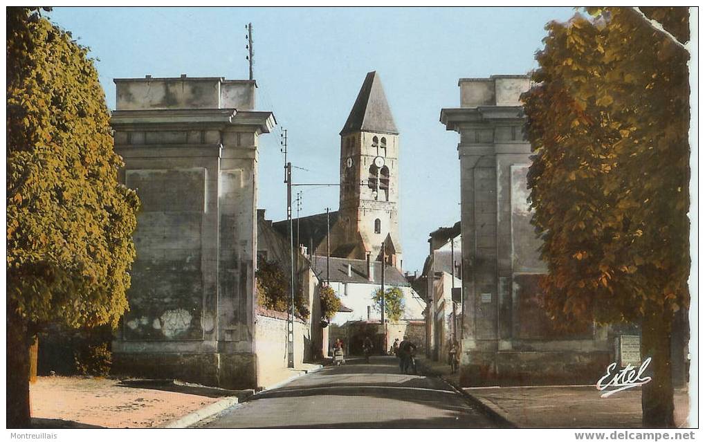 Carte Postale Photo Couleur De  La Porte De PARIS à MENNECY (91), Pli Important Hat Droit - Mennecy