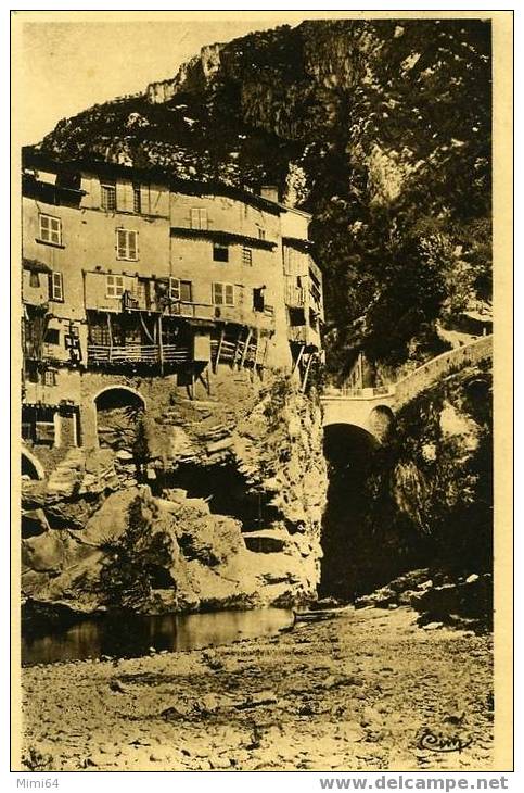 38 . PONT En ROYANS . MAISON SUSPENDUES . - Pont-en-Royans