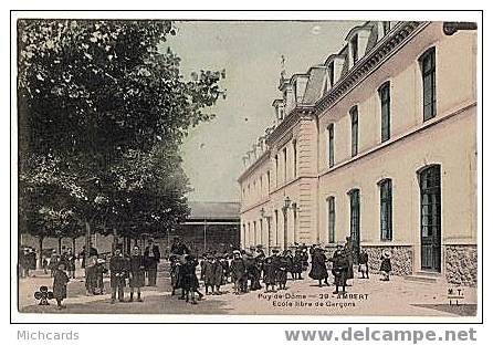 CPA 63 RIOM - Place Saint Amable - Ambert