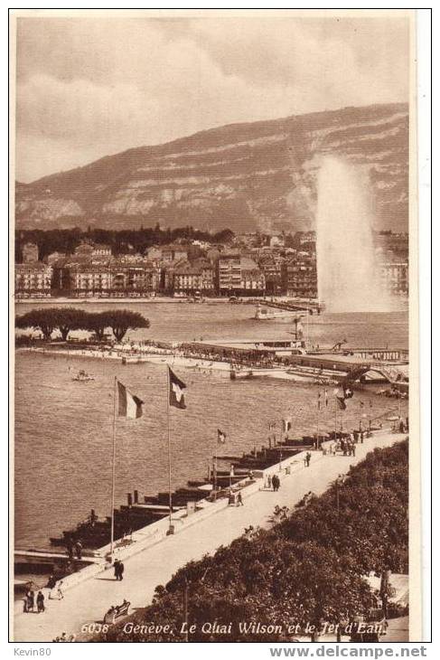 SUISSE GENEVE Le Quai Wilson Et Le Jet D´eau Cpa Animée - Genève