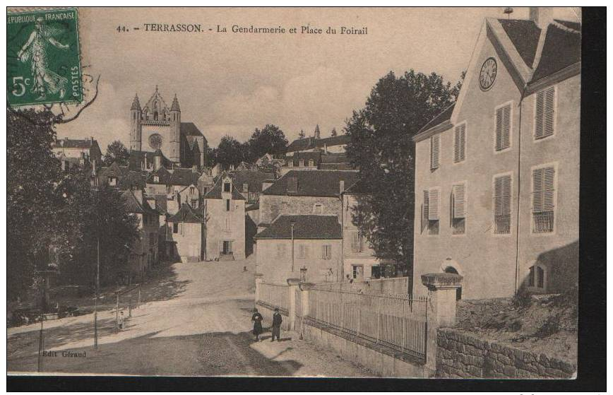 Terrasson, La Gendarmerie Et La Place Du Foirail 1912 Animée TOP - Other & Unclassified