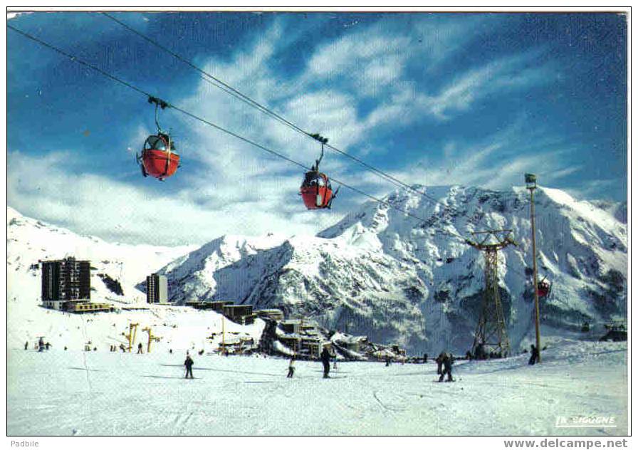 Carte Postale  Orcières-Merlette Le Télécabine Et Vue Générale - Orcieres