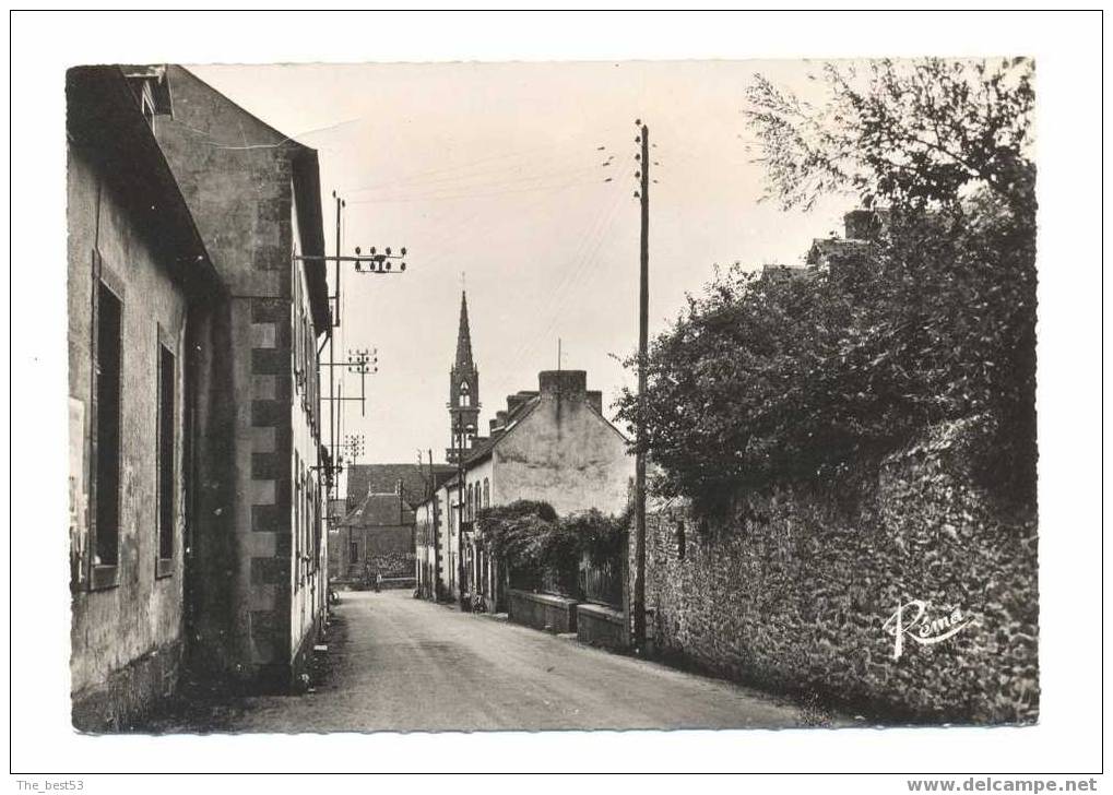 417    - Presqu´ile De Crozon  -   Plomodiern  -  L'Entrée Du Bourg De... - Plomodiern