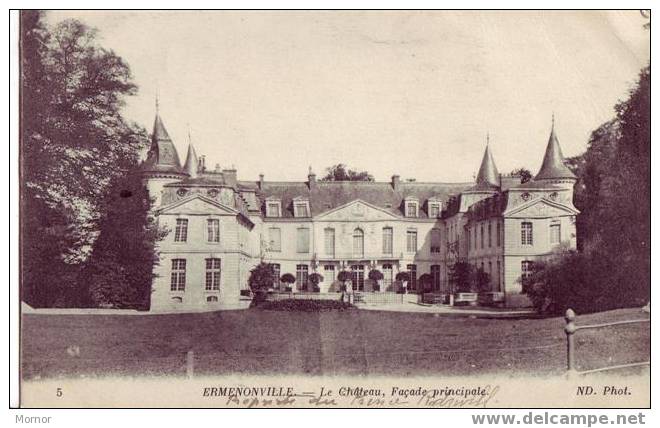 Le Château Façade Principale - Ermenonville