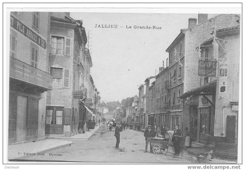 38 // ISERE / STJALLIEU / LA GRANDE RUE / Vialatte Photo / ANIMEE / (+ Café Bouillat + Marchand Ambulant) / - Jallieu