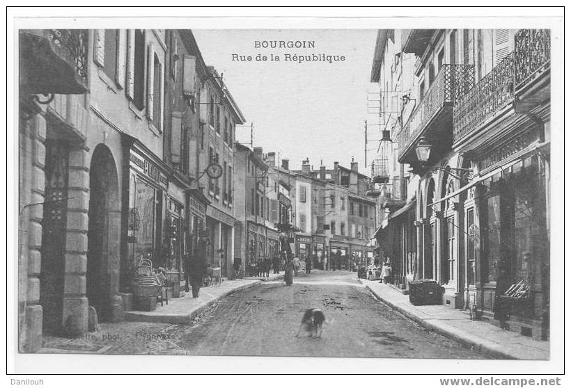 38 // ISERE / BOURGOIN / Rue De La République / - Bourgoin