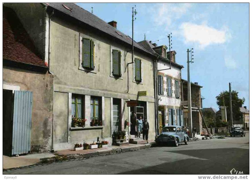 B - 03 - BRANSAT - Cc30 - Grande Rue - Renault 4 CH - Autres & Non Classés