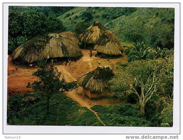 Cpm Kenya,village Cases Rurales - Kenya