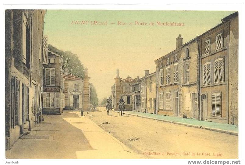 55 // MEUSE / LIGNY / Rue Et Porte De Neufchateau / ANIMEE / COLORISEE, Coll Possien / - Ligny En Barrois