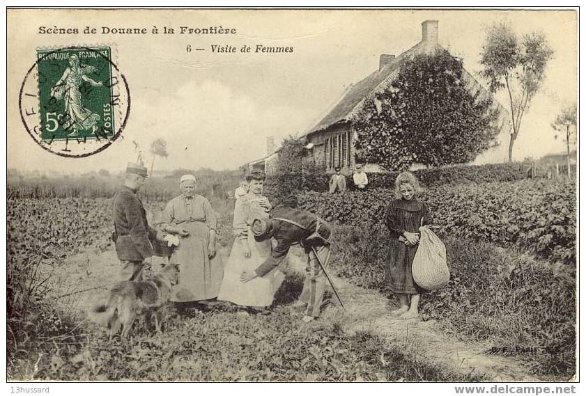 Scène De Douane à La Frontière - Visite De Femmes. Douaniers , Chiens , Fouilles , Contrebandiers - Aduana